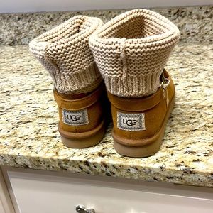 Ugg brand purl strap boot
